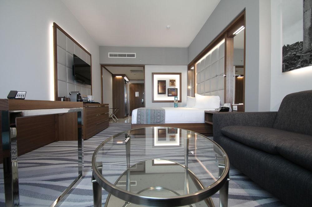 Landmark & Conference Center 酒店 5*