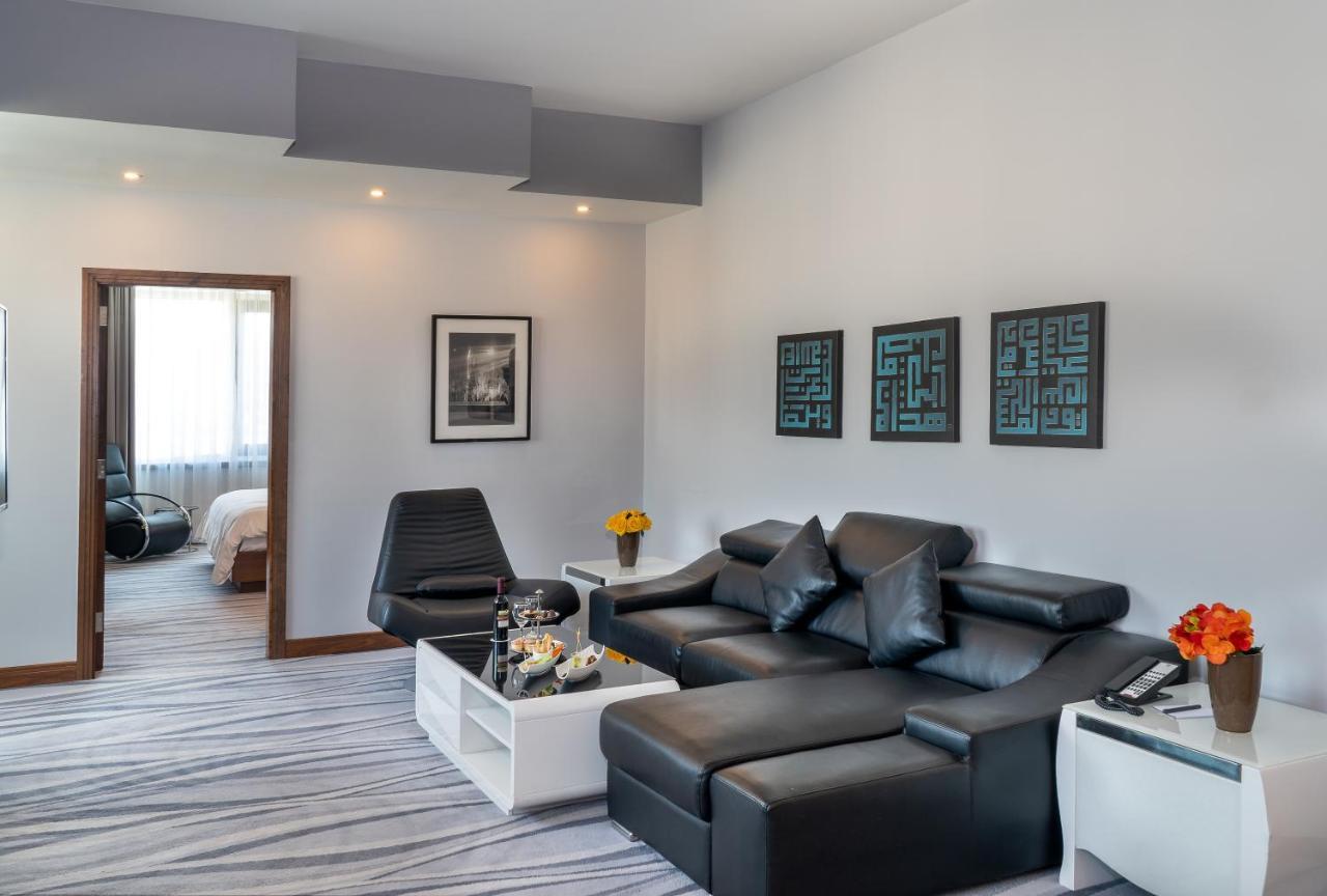Landmark & Conference Center 5*